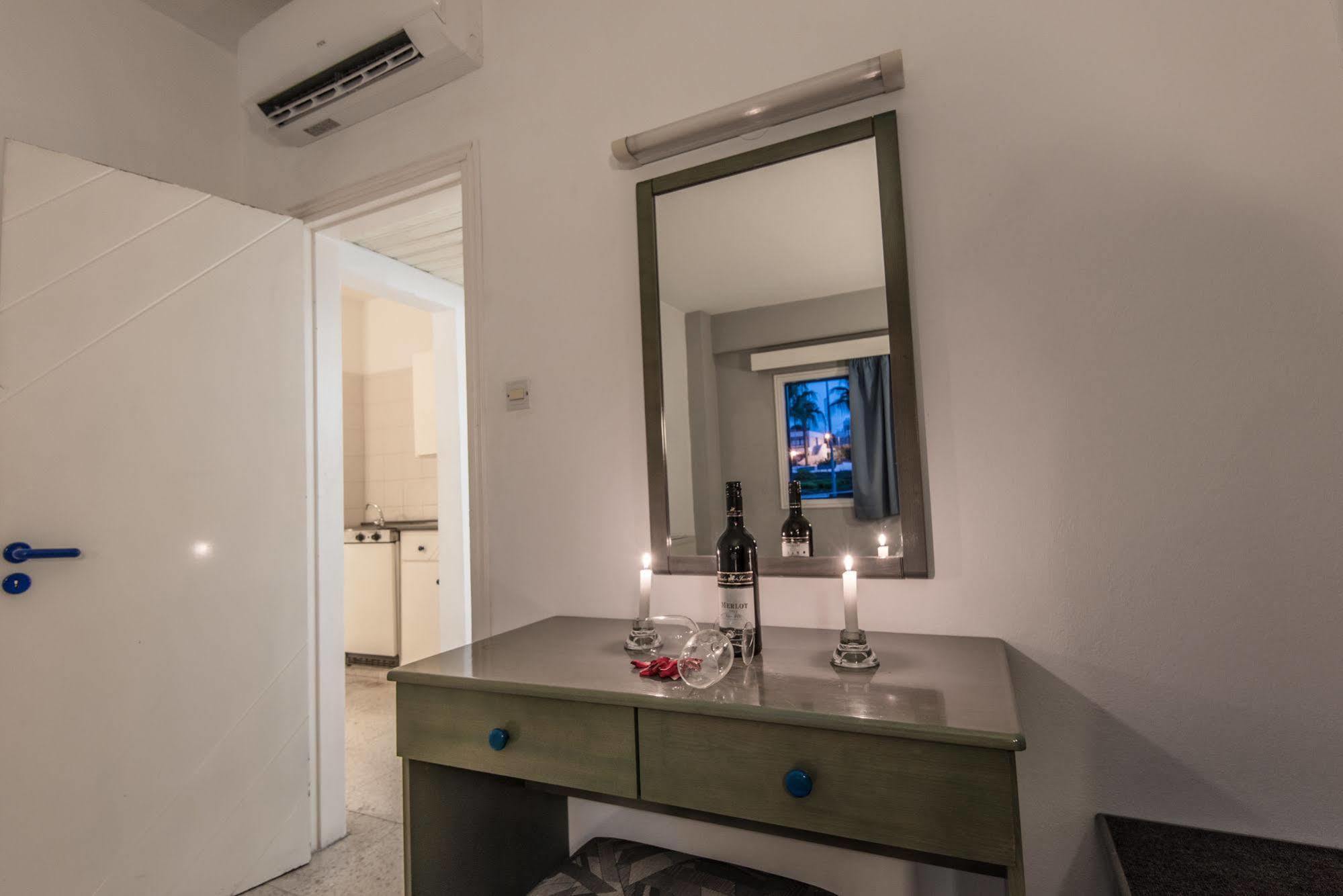 Cordelia Hotel Apartments Айя Напа Екстериор снимка